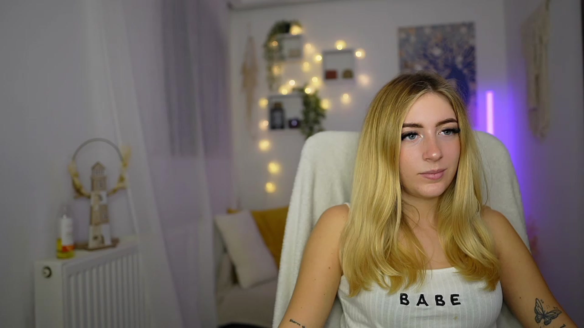 Gallery image thumbnail from Tina_Nappi18's myfreecams stream on, 10/11/2023, 17:17 image 8 of 20