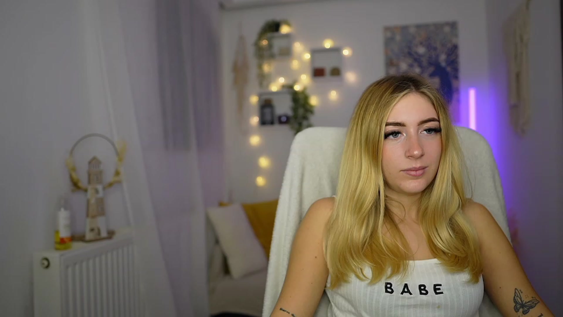 Gallery image thumbnail from Tina_Nappi18's myfreecams stream on, 10/11/2023, 17:17 image 10 of 20