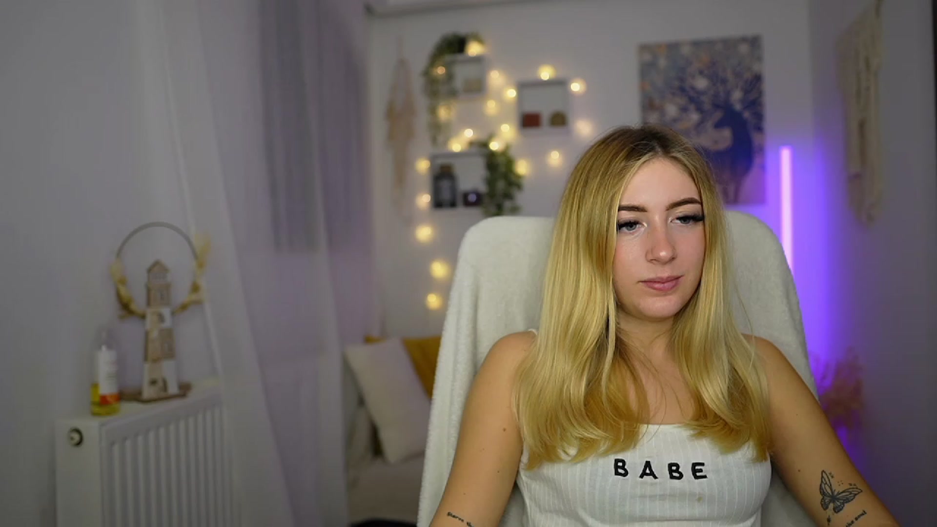 Gallery image thumbnail from Tina_Nappi18's myfreecams stream on, 10/11/2023, 17:17 image 17 of 20