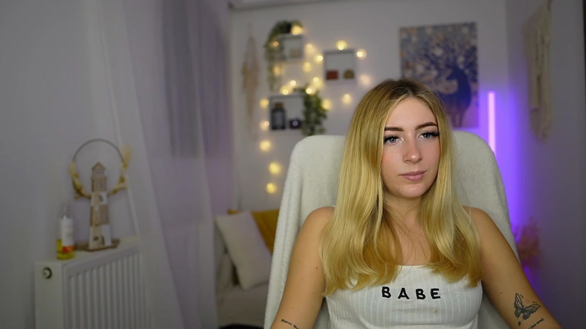 Gallery image thumbnail from Tina_Nappi18's myfreecams stream on, 10/11/2023, 17:17 image 16 of 20