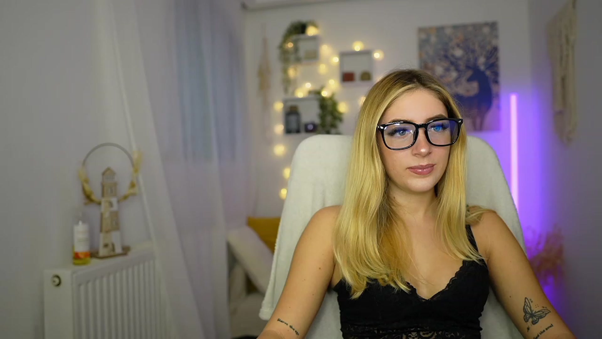 Gallery image thumbnail from Tina_Nappi18's myfreecams stream on, 10/12/2023, 13:26 image 14 of 20
