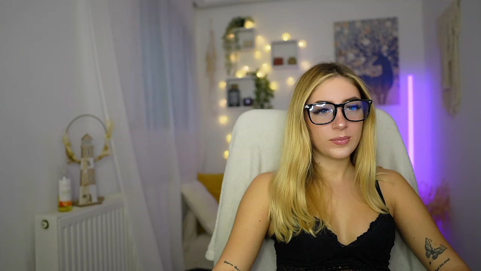 Gallery image thumbnail from Tina_Nappi18's myfreecams stream on, 10/12/2023, 13:26 image 6 of 20
