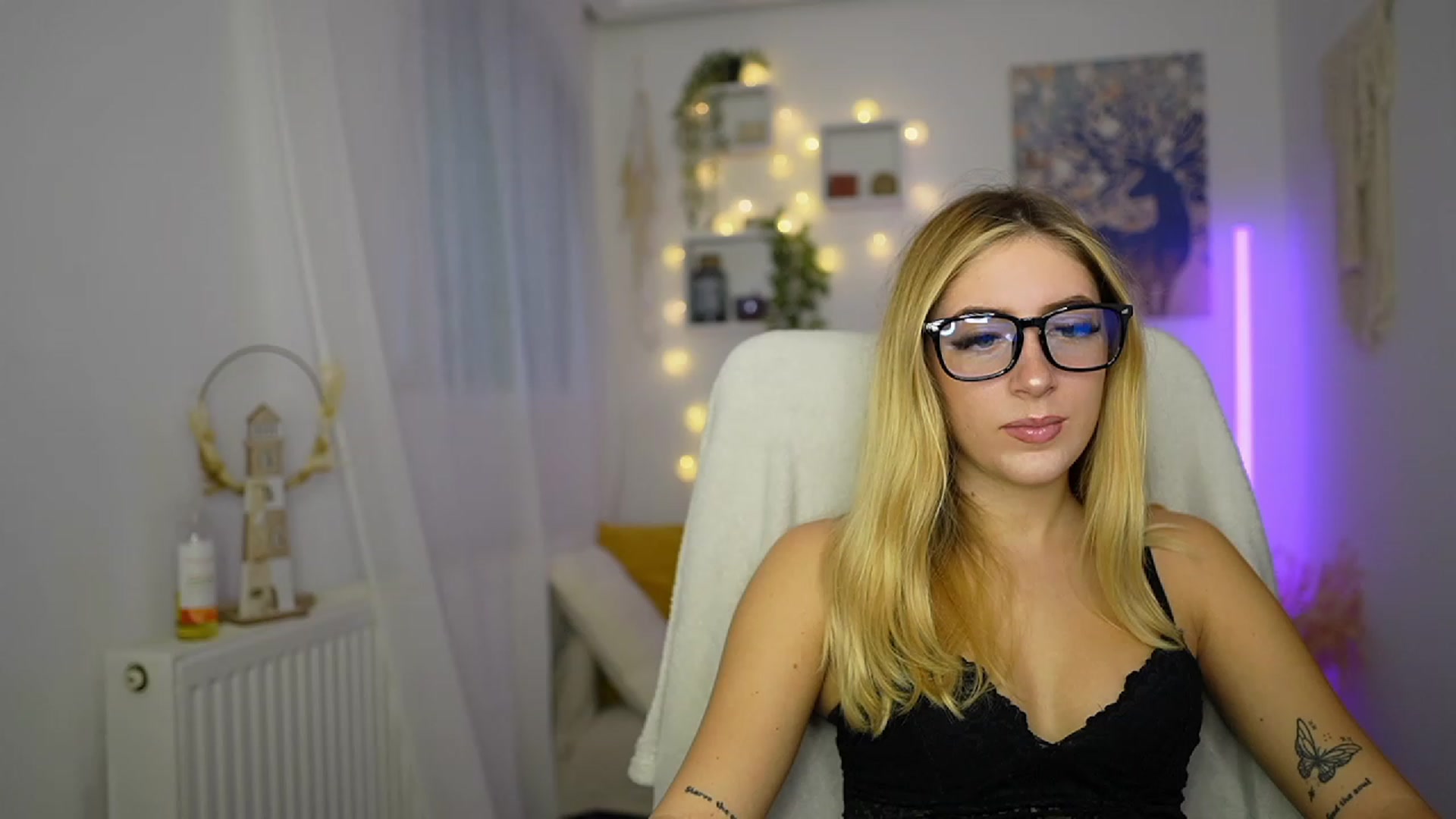 Gallery image thumbnail from Tina_Nappi18's myfreecams stream on, 10/12/2023, 13:26 image 7 of 20