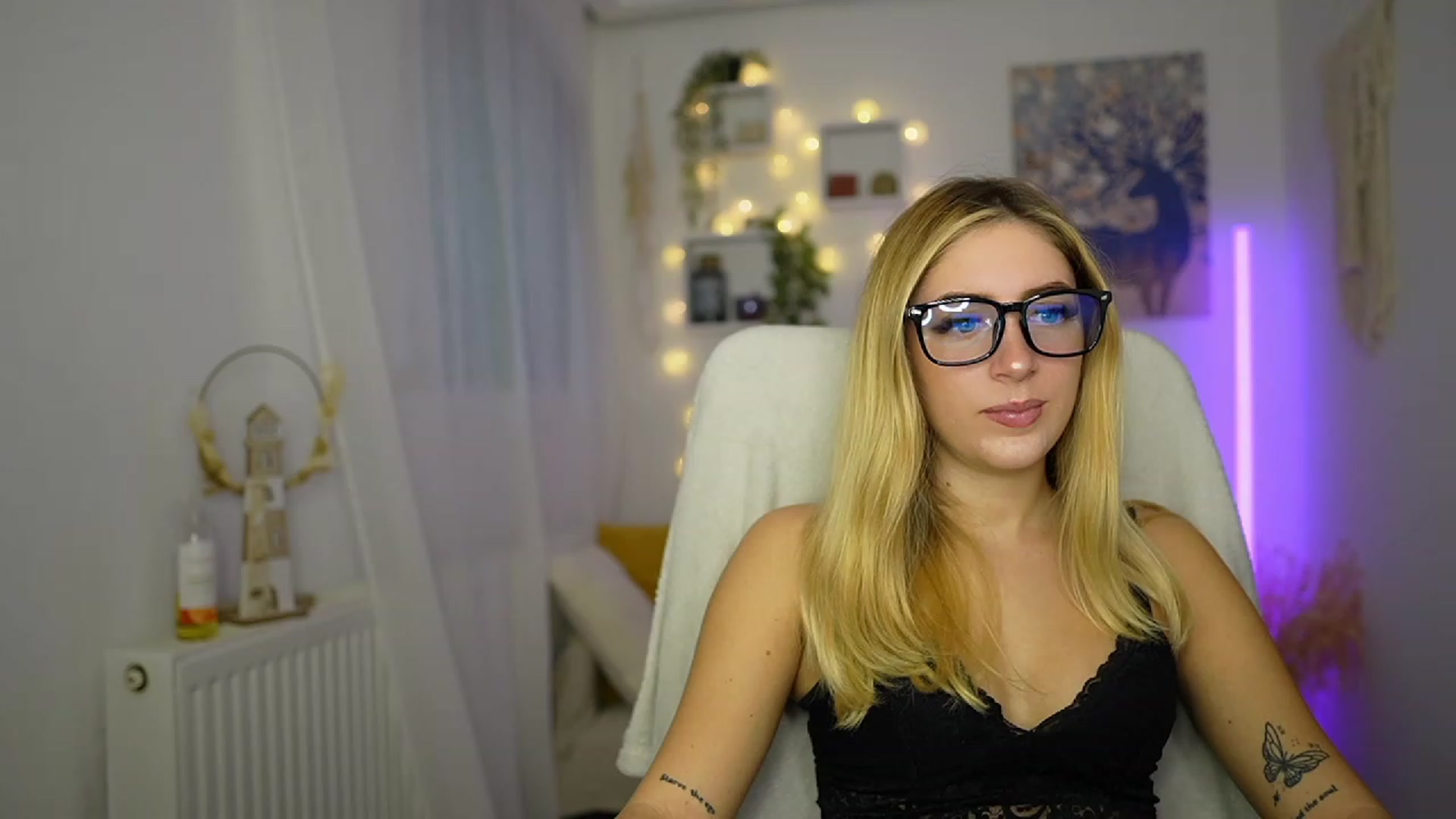 Gallery image thumbnail from Tina_Nappi18's myfreecams stream on, 10/12/2023, 13:26 image 18 of 20