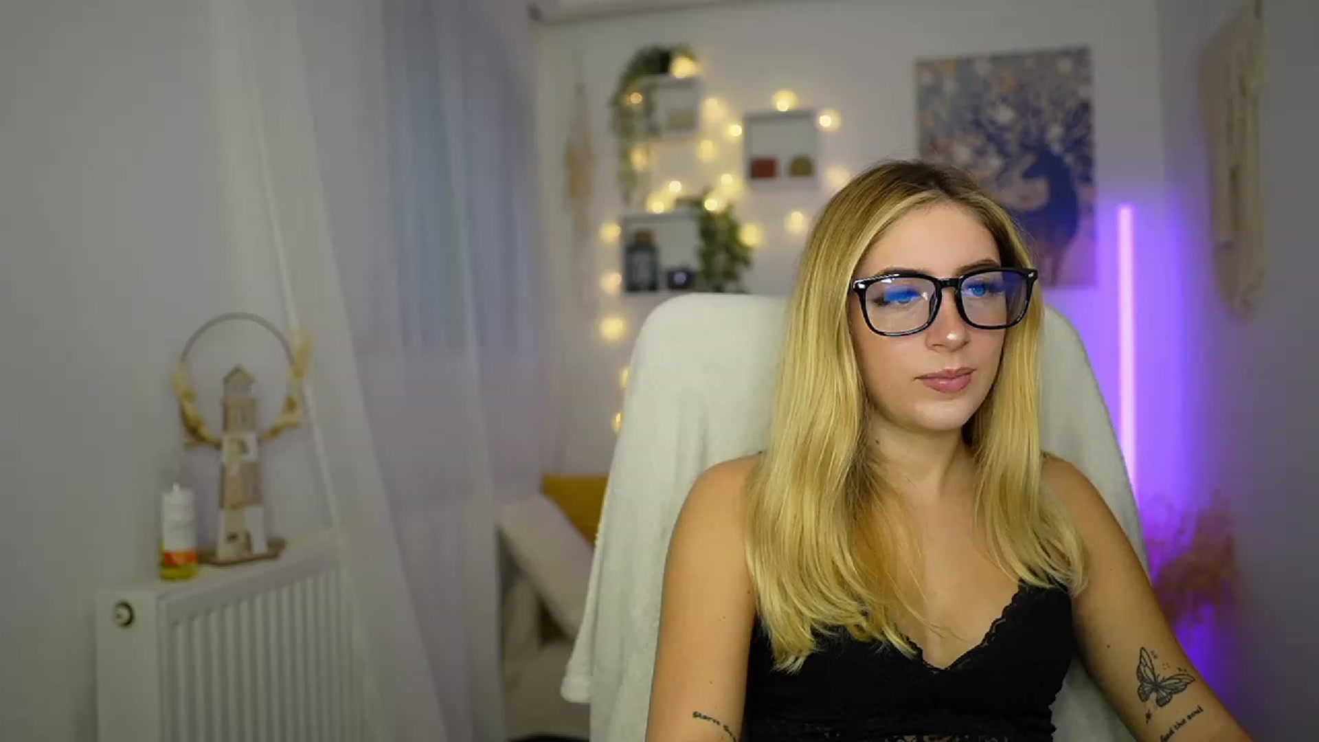 Gallery image thumbnail from Tina_Nappi18's myfreecams stream on, 10/12/2023, 13:26 image 19 of 20
