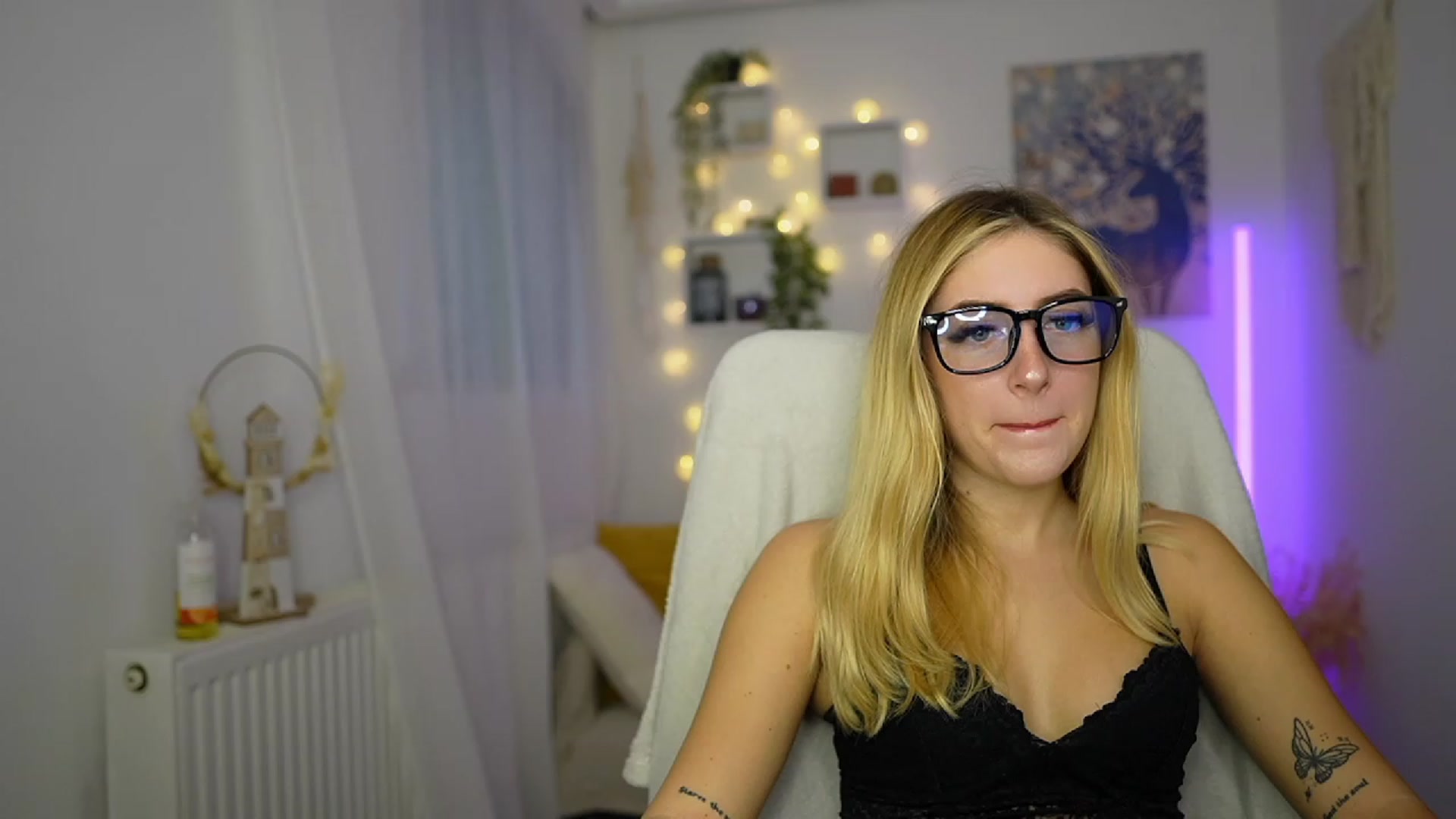 Gallery image thumbnail from Tina_Nappi18's myfreecams stream on, 10/12/2023, 13:26 image 5 of 20
