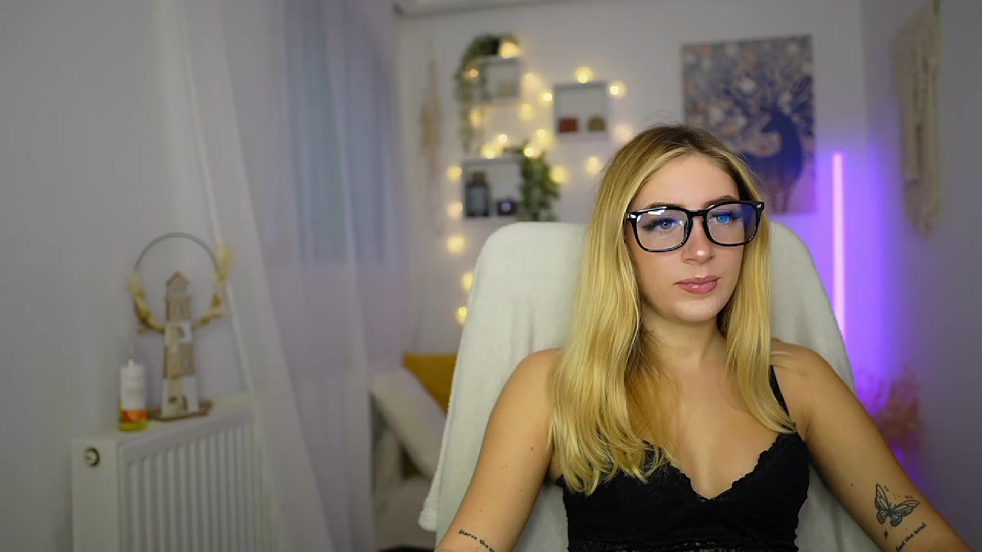 Gallery image thumbnail from Tina_Nappi18's myfreecams stream on, 10/12/2023, 13:26 image 3 of 20