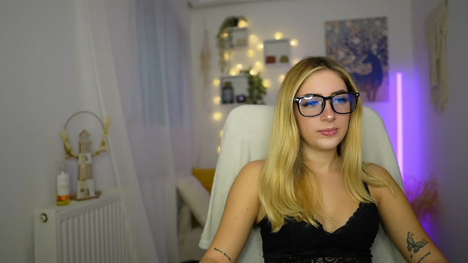 Gallery image thumbnail from Tina_Nappi18's myfreecams stream on, 10/12/2023, 13:26 image 15 of 20