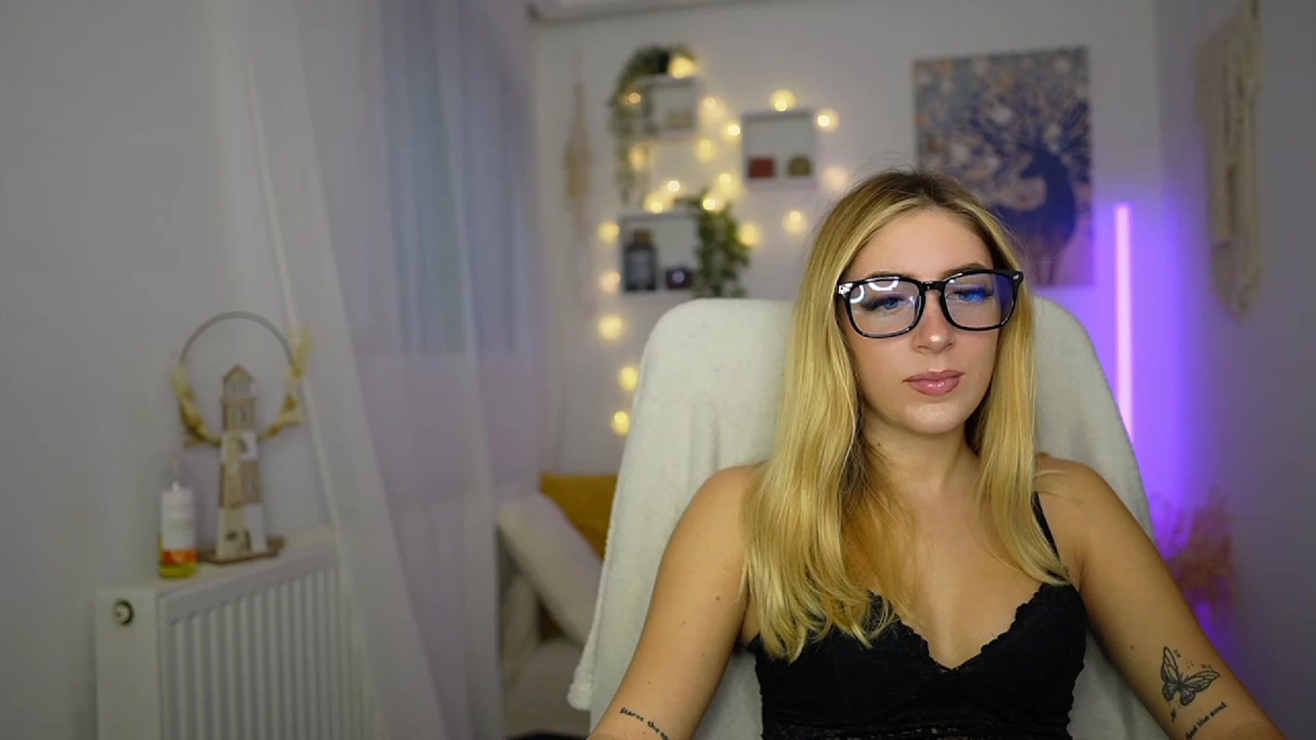Gallery image thumbnail from Tina_Nappi18's myfreecams stream on, 10/12/2023, 13:26 image 8 of 20