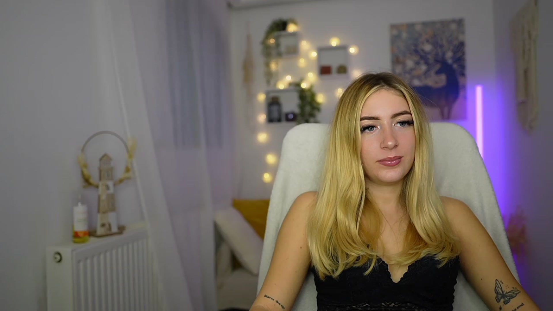 Gallery image thumbnail from Tina_Nappi18's myfreecams stream on, 10/12/2023, 16:07 image 4 of 20