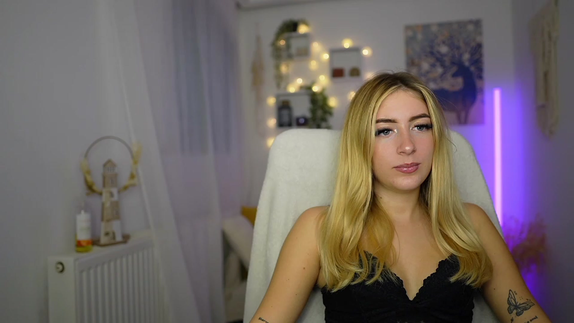 Gallery image thumbnail from Tina_Nappi18's myfreecams stream on, 10/12/2023, 16:07 image 1 of 20