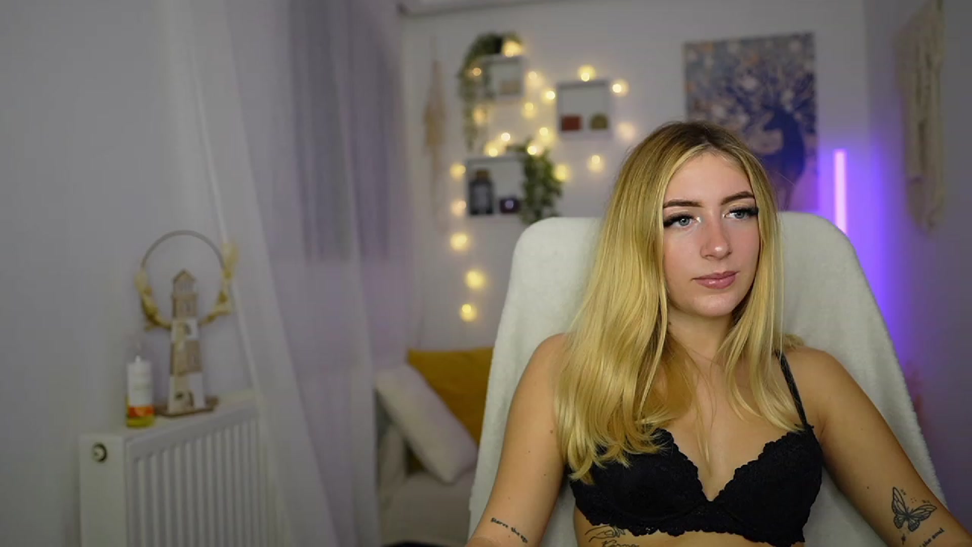 Gallery image thumbnail from Tina_Nappi18's myfreecams stream on, 10/12/2023, 16:07 image 20 of 20