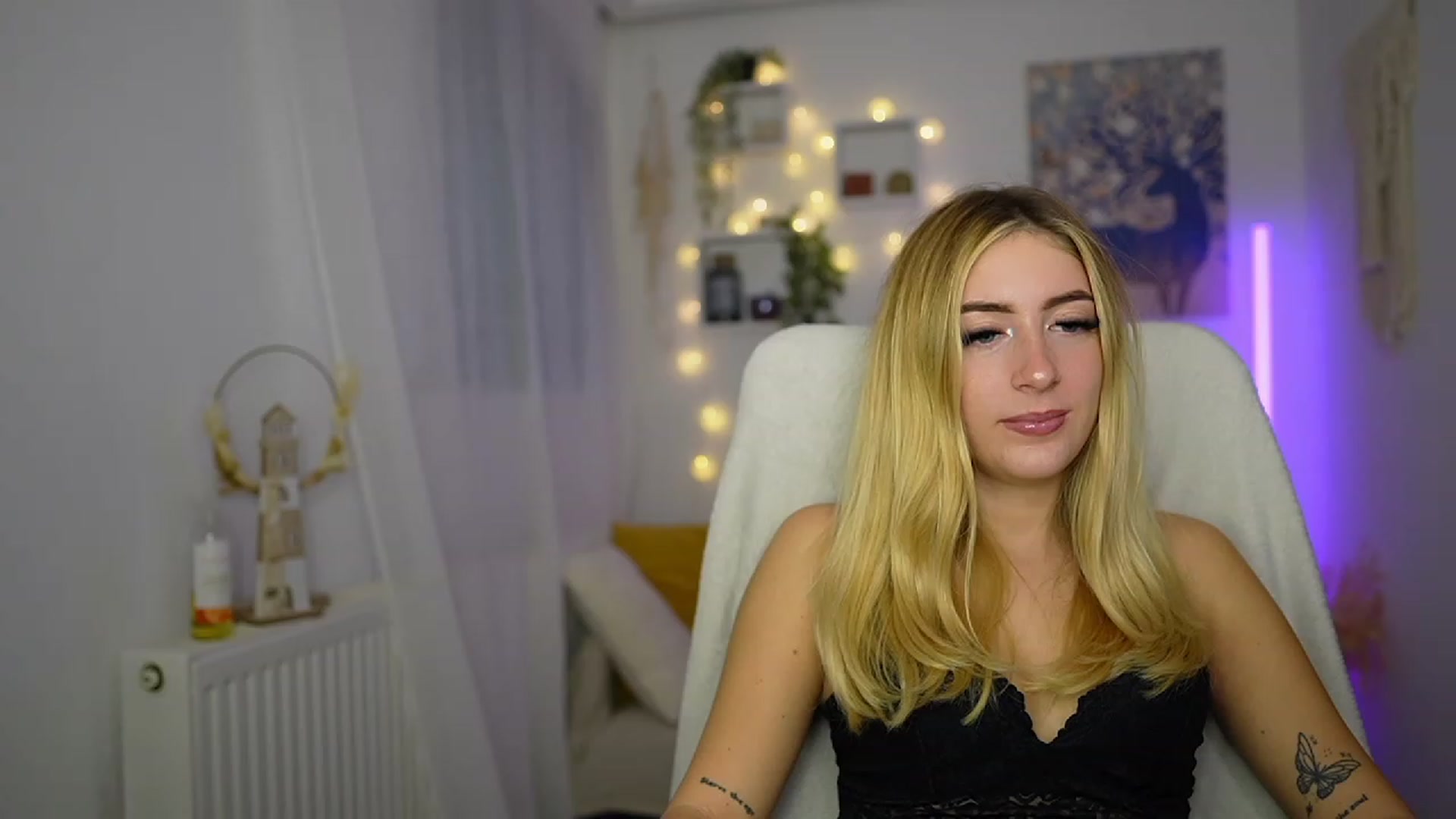 Gallery image thumbnail from Tina_Nappi18's myfreecams stream on, 10/12/2023, 16:07 image 3 of 20
