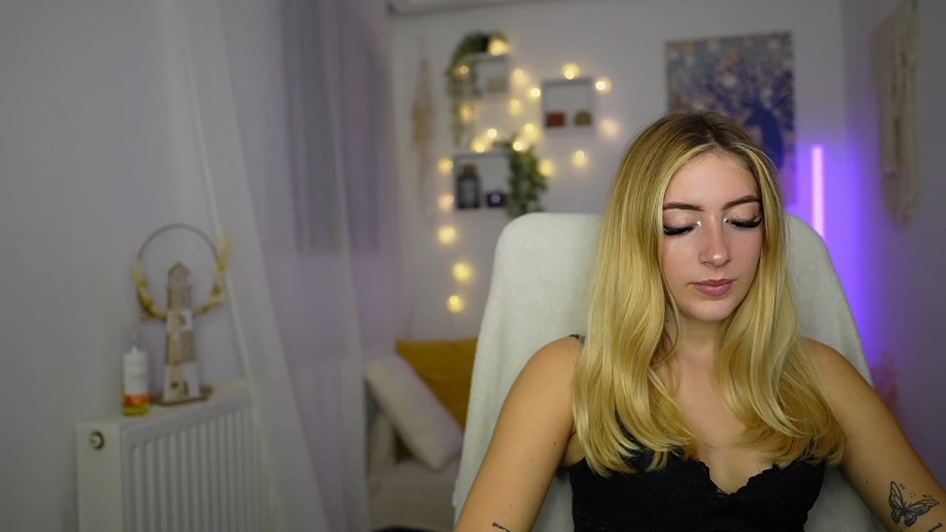 Gallery image thumbnail from Tina_Nappi18's myfreecams stream on, 10/12/2023, 17:13 image 4 of 20