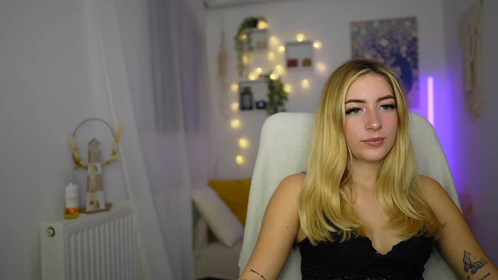 Gallery image thumbnail from Tina_Nappi18's myfreecams stream on, 10/12/2023, 17:13 image 1 of 20