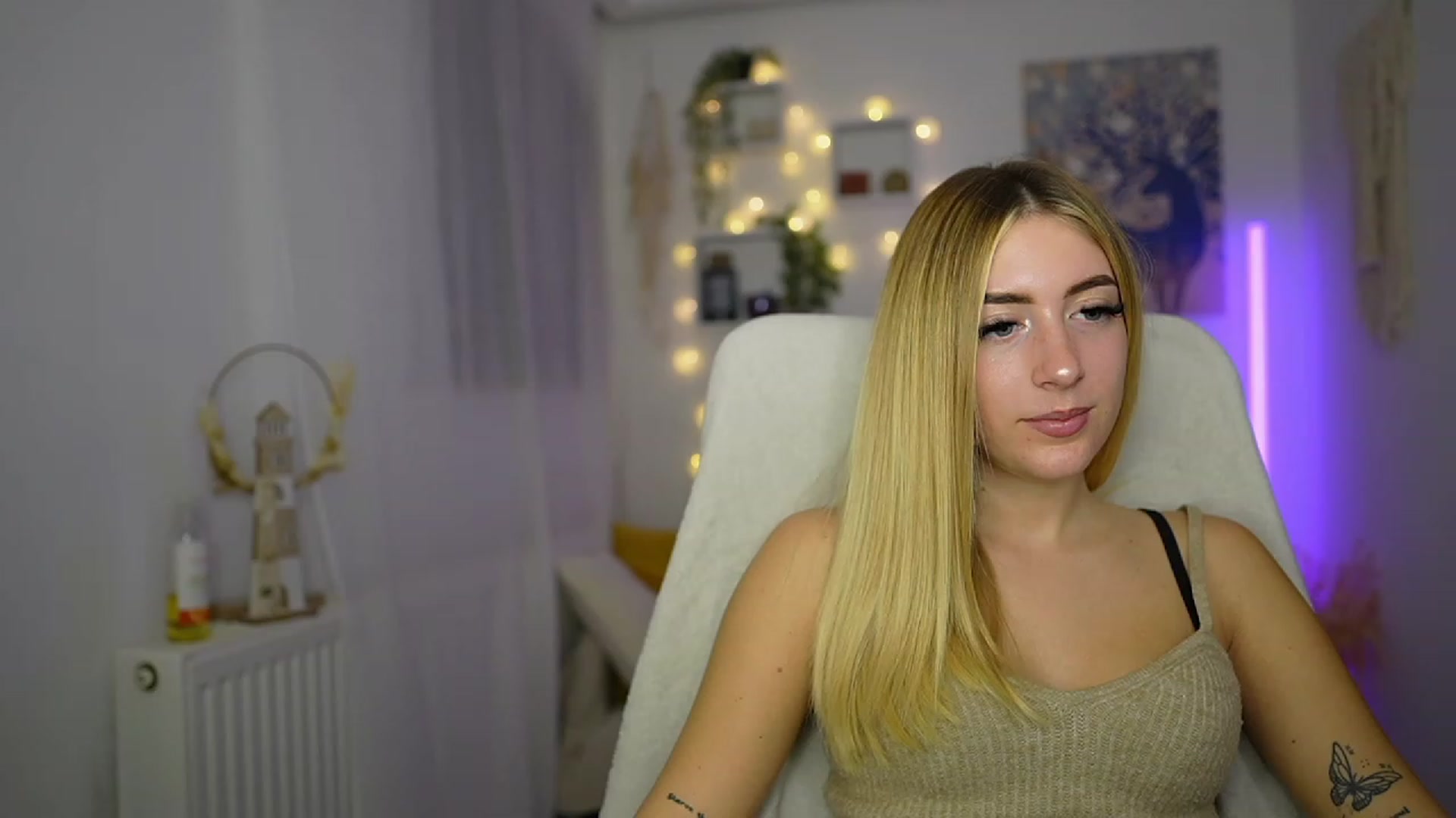 Gallery image thumbnail from Tina_Nappi18's myfreecams stream on, 10/13/2023, 17:10 image 19 of 20
