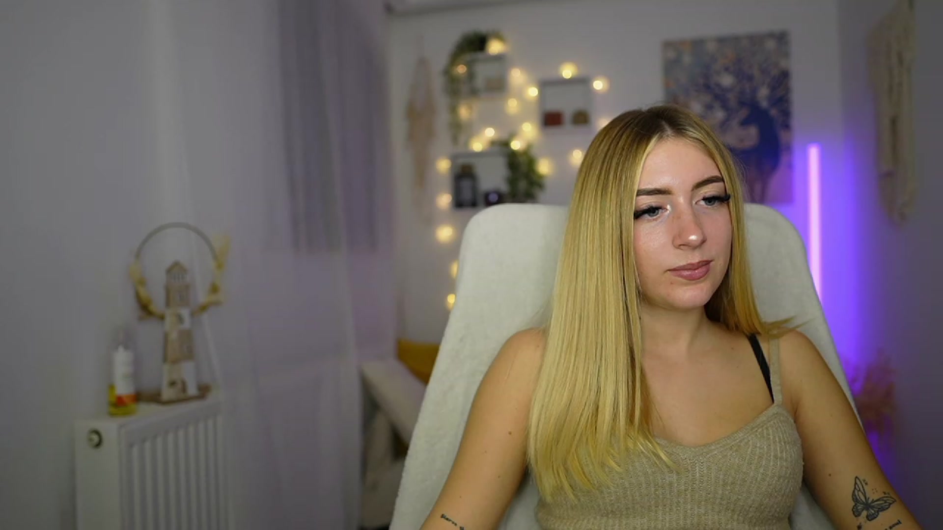 Gallery image thumbnail from Tina_Nappi18's myfreecams stream on, 10/13/2023, 17:10 image 20 of 20