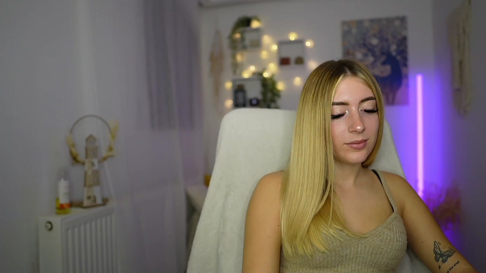 Gallery image thumbnail from Tina_Nappi18's myfreecams stream on, 10/13/2023, 17:49 image 1 of 20