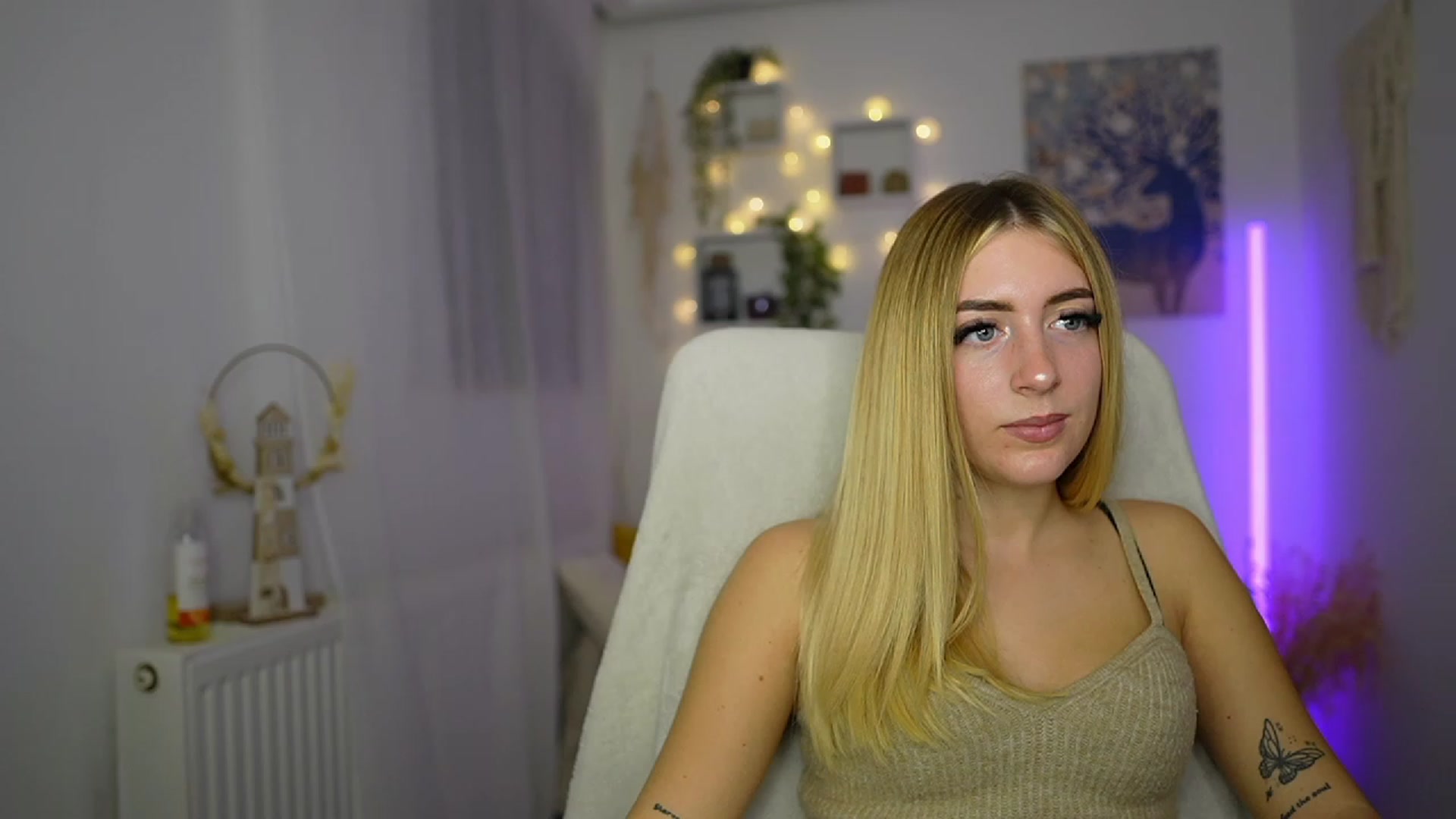 Gallery image thumbnail from Tina_Nappi18's myfreecams stream on, 10/13/2023, 17:49 image 12 of 20