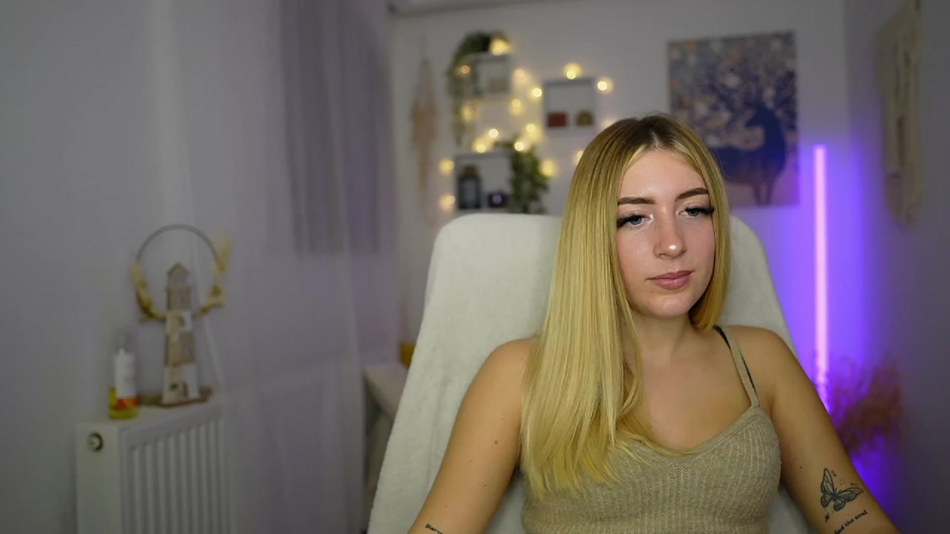 Gallery image thumbnail from Tina_Nappi18's myfreecams stream on, 10/13/2023, 17:49 image 11 of 20