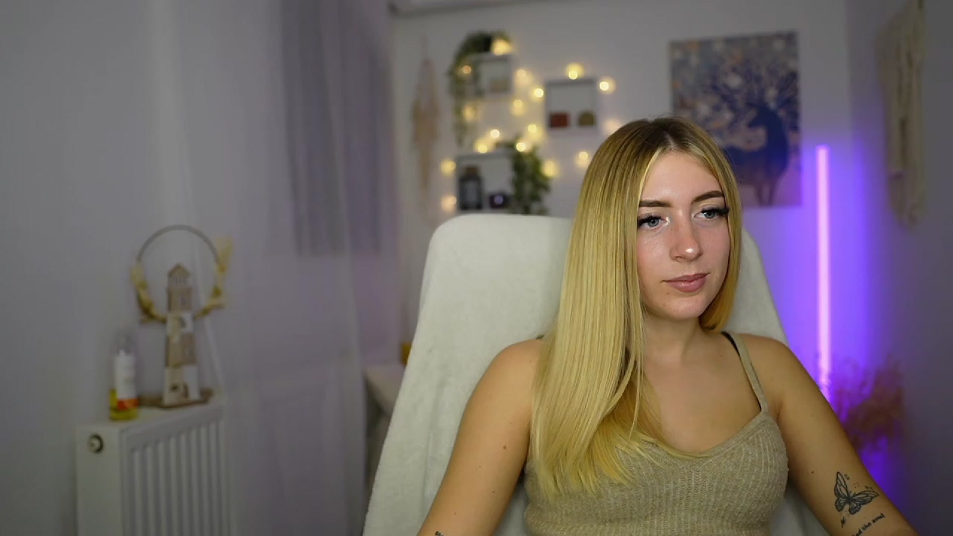 Gallery image thumbnail from Tina_Nappi18's myfreecams stream on, 10/13/2023, 17:49 image 2 of 20