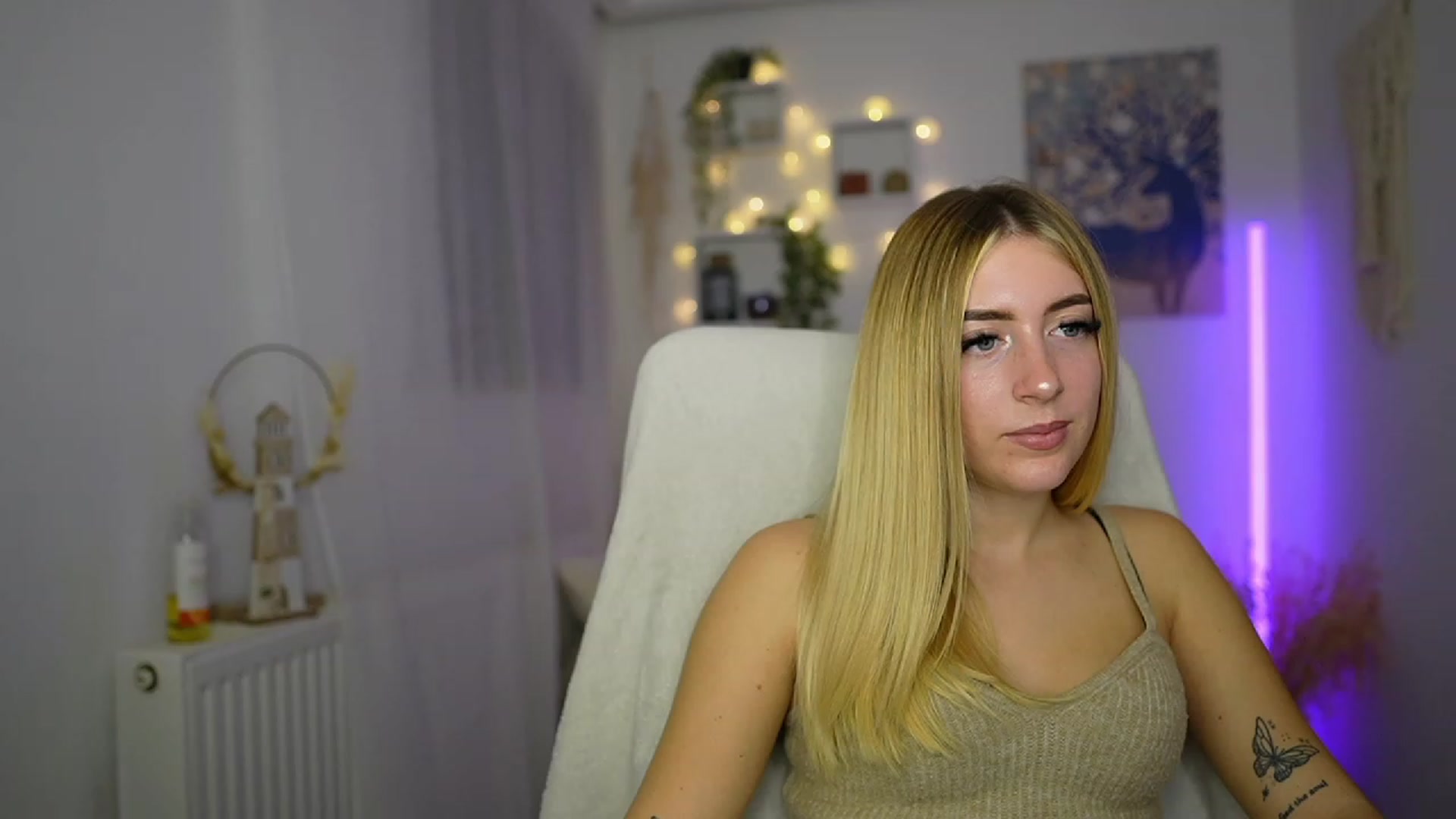 Gallery image thumbnail from Tina_Nappi18's myfreecams stream on, 10/13/2023, 17:49 image 6 of 20