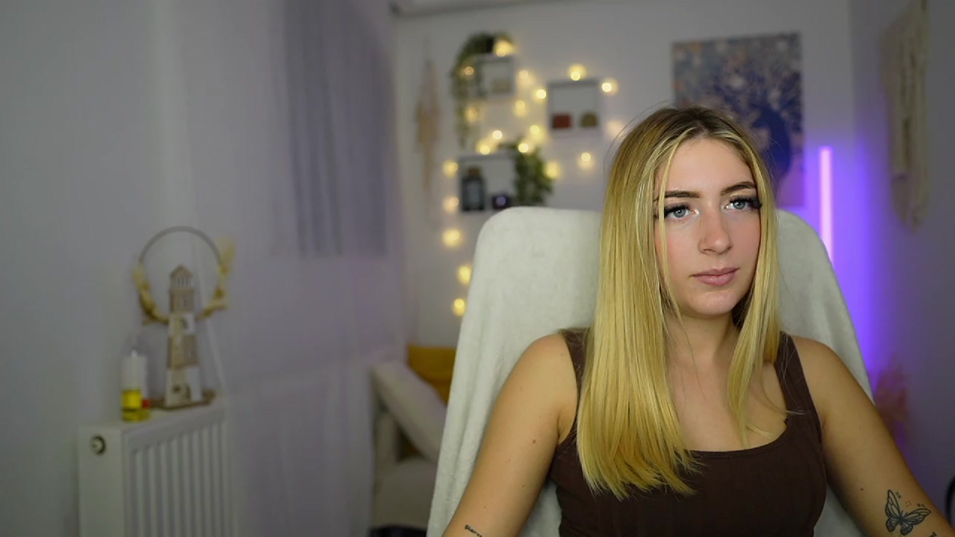 Gallery image thumbnail from Tina_Nappi18's myfreecams stream on, 10/15/2023, 15:28 image 20 of 20