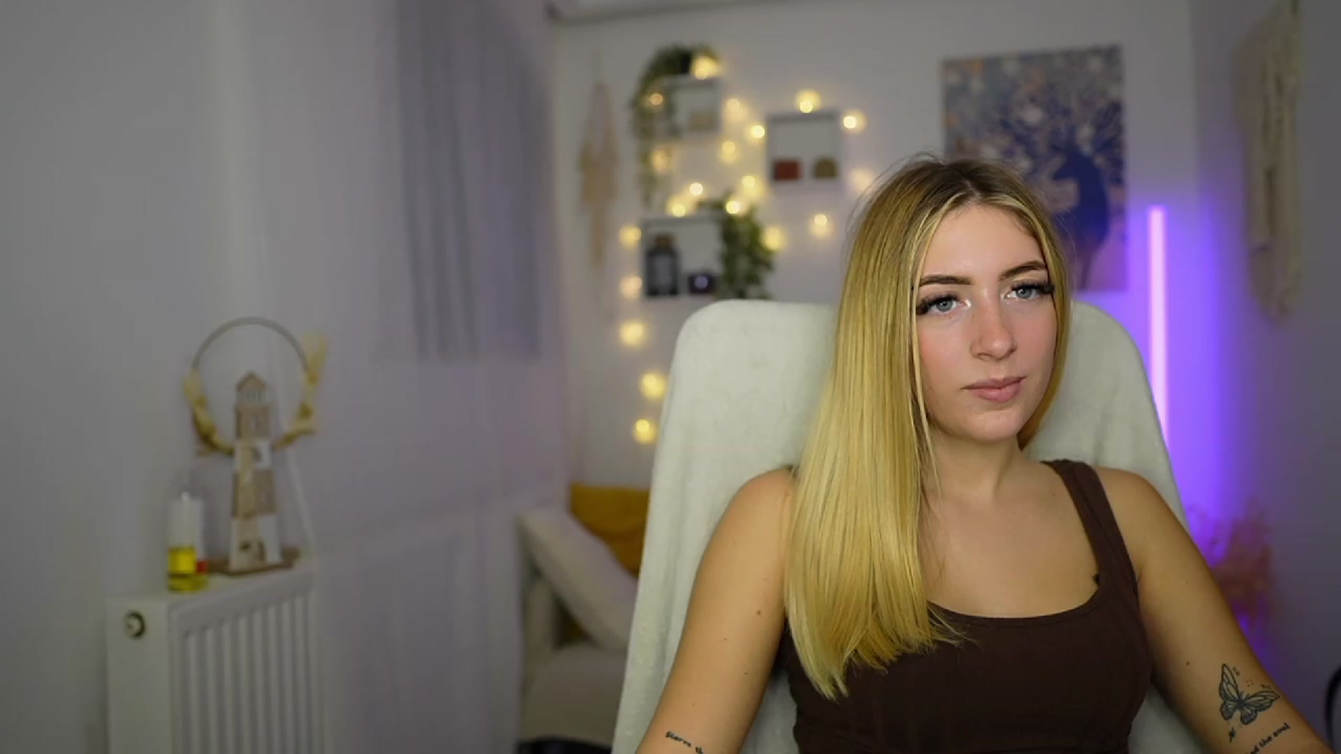 Gallery image thumbnail from Tina_Nappi18's myfreecams stream on, 10/15/2023, 15:28 image 1 of 20