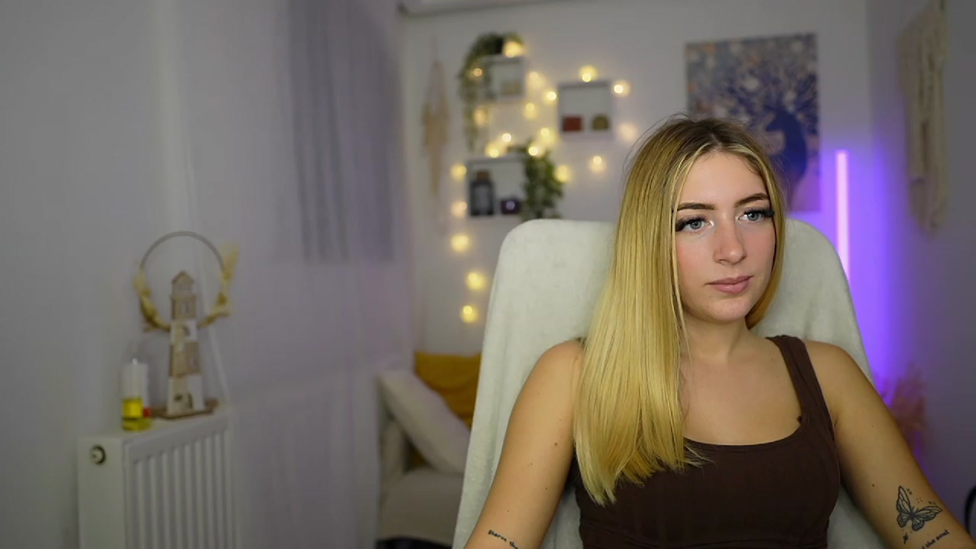 Gallery image thumbnail from Tina_Nappi18's myfreecams stream on, 10/15/2023, 15:28 image 3 of 20