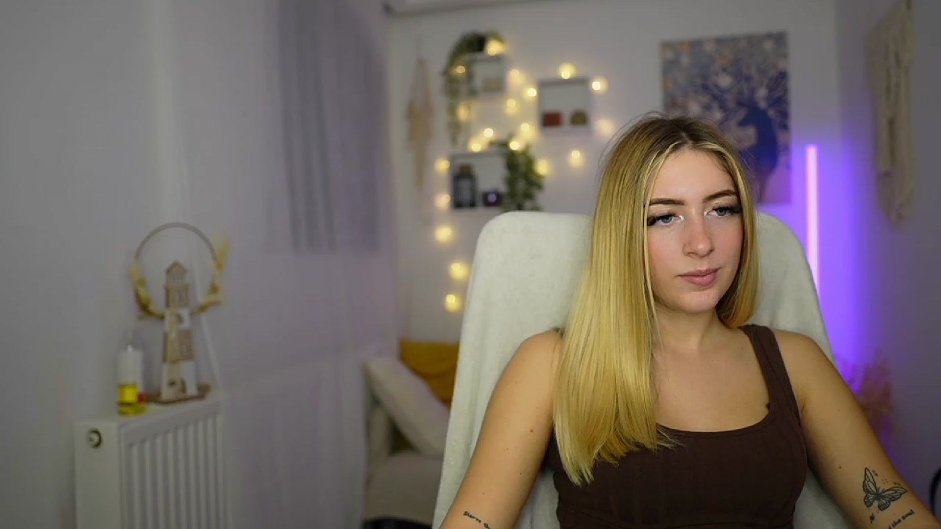Gallery image thumbnail from Tina_Nappi18's myfreecams stream on, 10/15/2023, 15:28 image 5 of 20