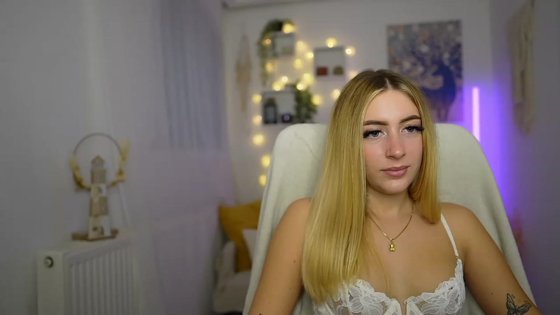 Gallery image thumbnail from Tina_Nappi18's myfreecams stream on, 10/17/2023, 14:28 image 20 of 20