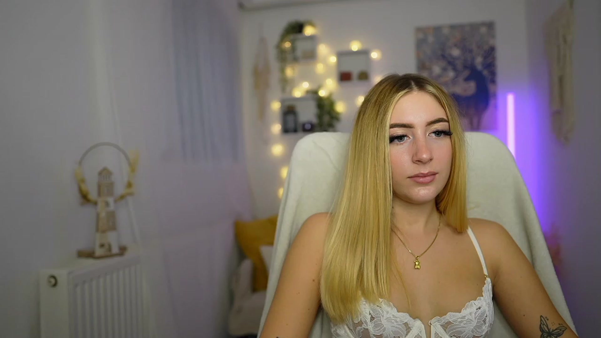 Gallery image thumbnail from Tina_Nappi18's myfreecams stream on, 10/17/2023, 14:28 image 11 of 20