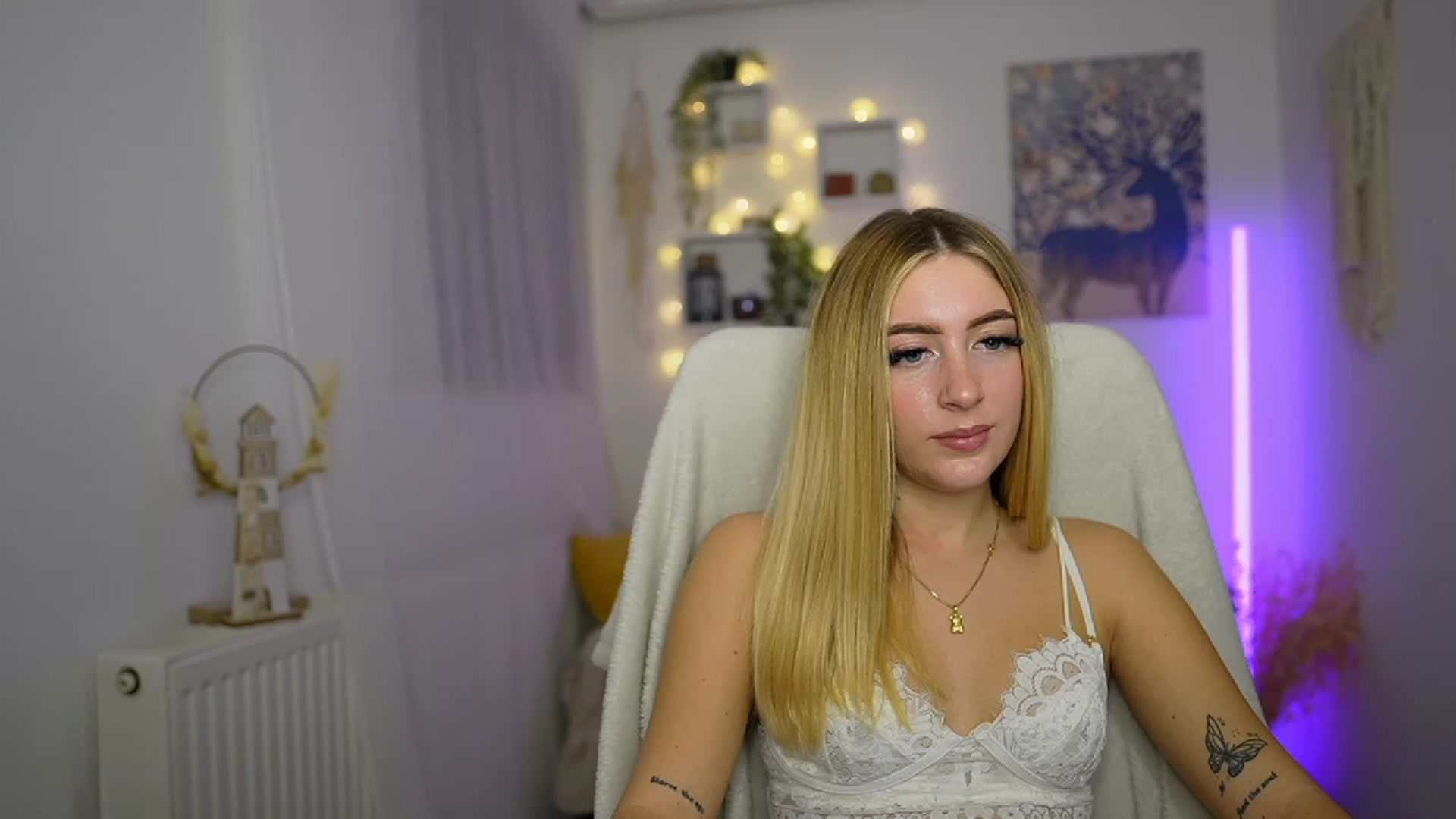Gallery image thumbnail from Tina_Nappi18's myfreecams stream on, 10/17/2023, 17:04 image 17 of 20