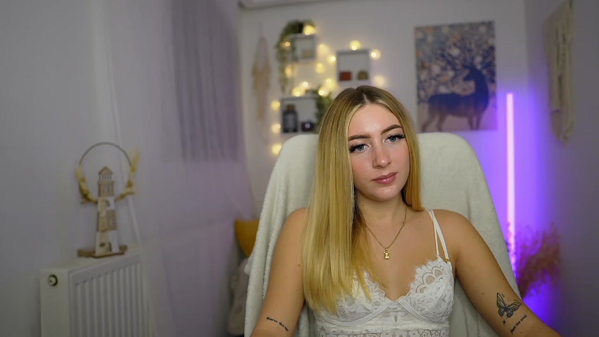 Gallery image thumbnail from Tina_Nappi18's myfreecams stream on, 10/17/2023, 17:04 image 13 of 20