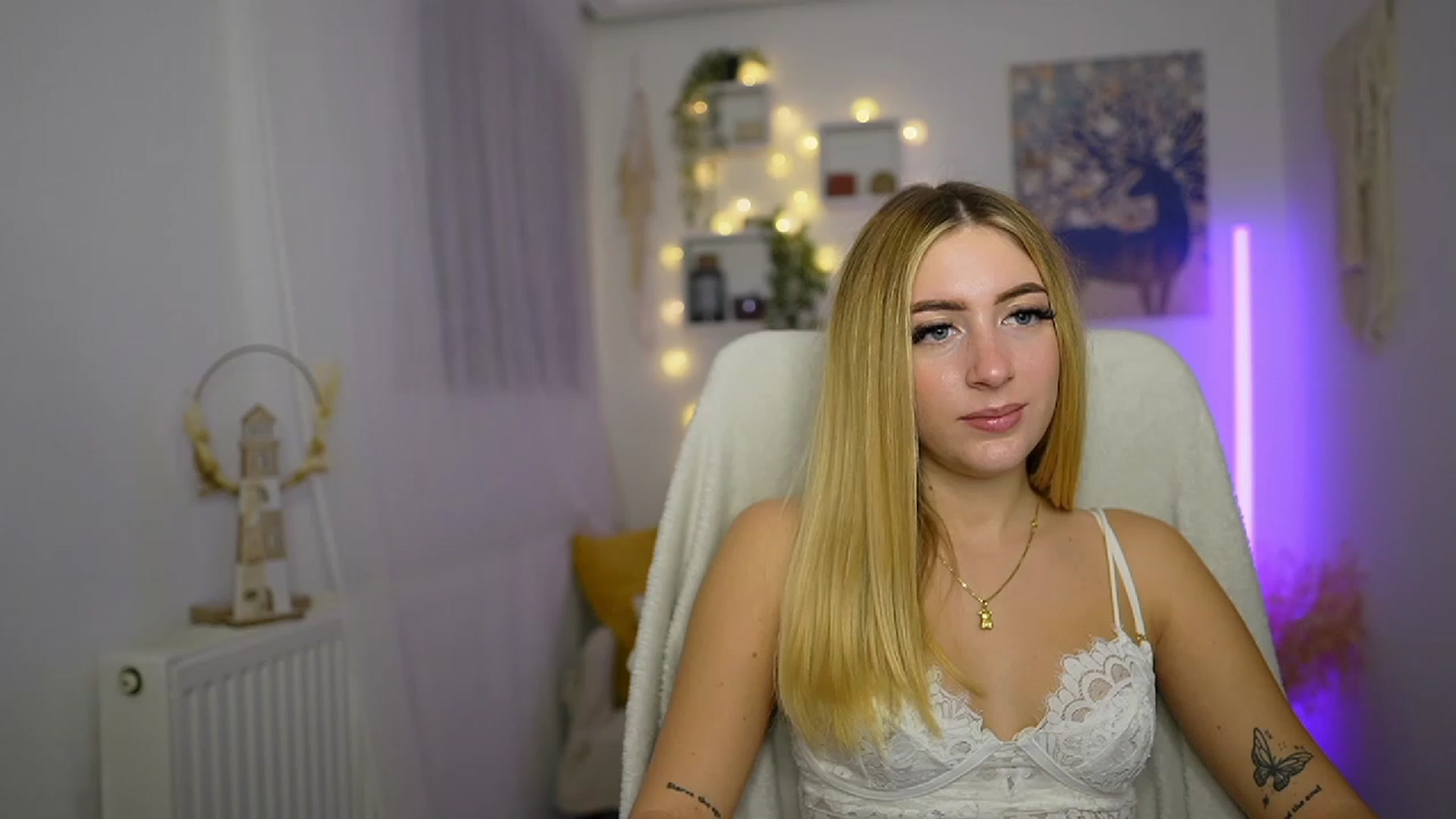 Gallery image thumbnail from Tina_Nappi18's myfreecams stream on, 10/17/2023, 17:04 image 2 of 20