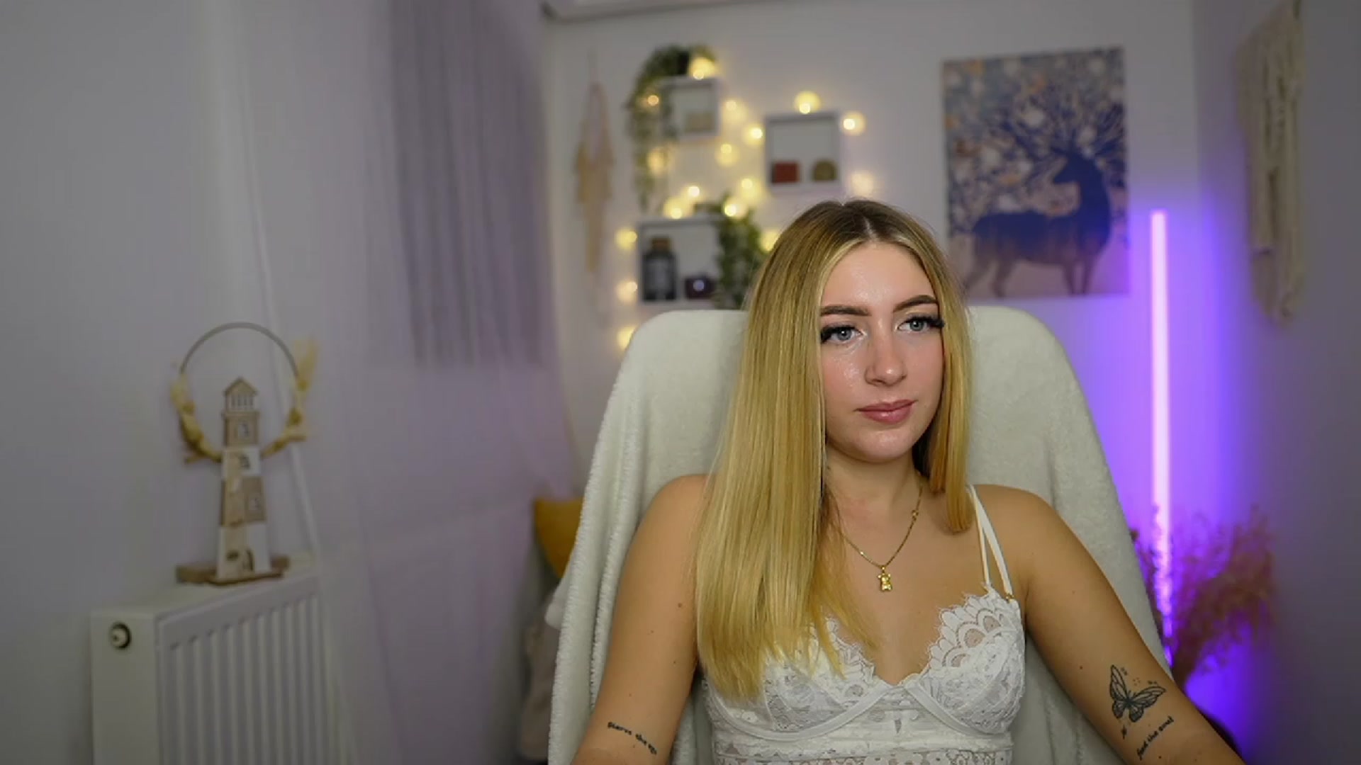 Gallery image thumbnail from Tina_Nappi18's myfreecams stream on, 10/17/2023, 17:04 image 19 of 20