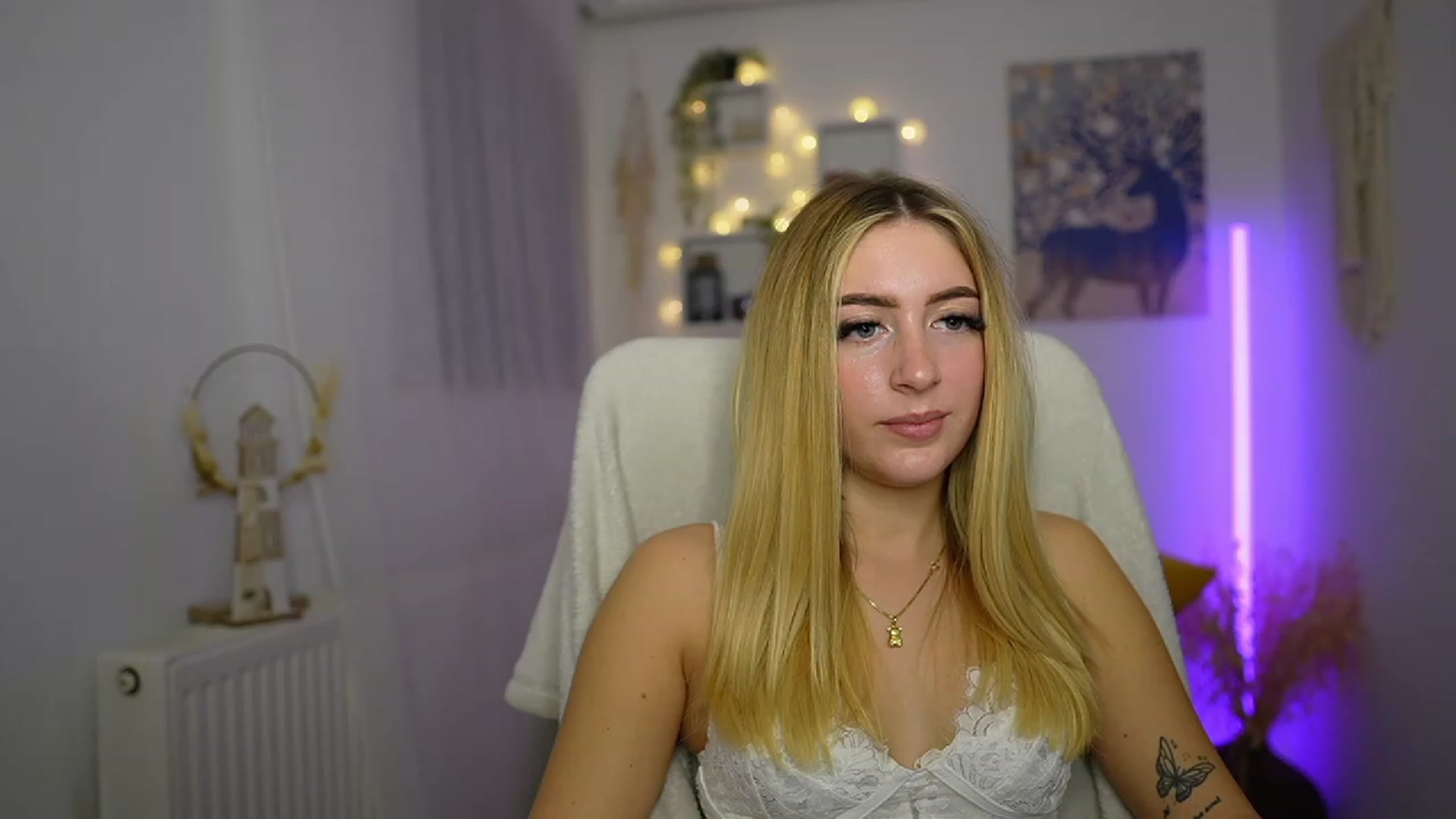 Gallery image thumbnail from Tina_Nappi18's myfreecams stream on, 10/17/2023, 17:41 image 16 of 20