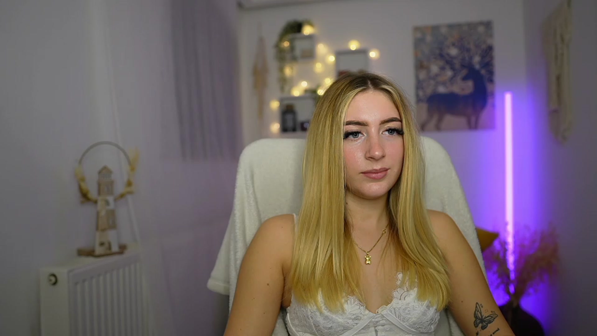 Gallery image thumbnail from Tina_Nappi18's myfreecams stream on, 10/17/2023, 17:41 image 18 of 20