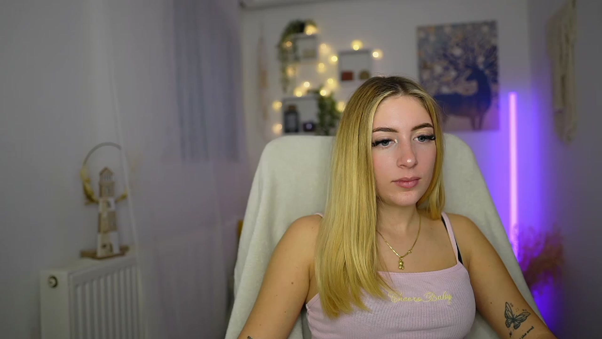 Gallery image thumbnail from Tina_Nappi18's myfreecams stream on, 10/18/2023, 14:40 image 9 of 20