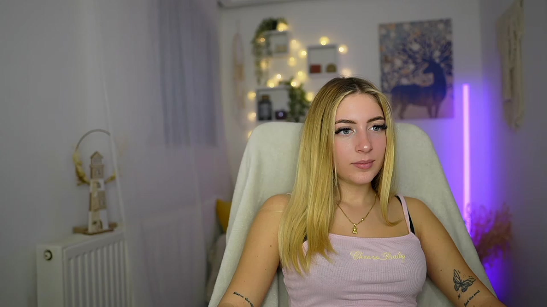 Gallery image thumbnail from Tina_Nappi18's myfreecams stream on, 10/18/2023, 14:40 image 19 of 20