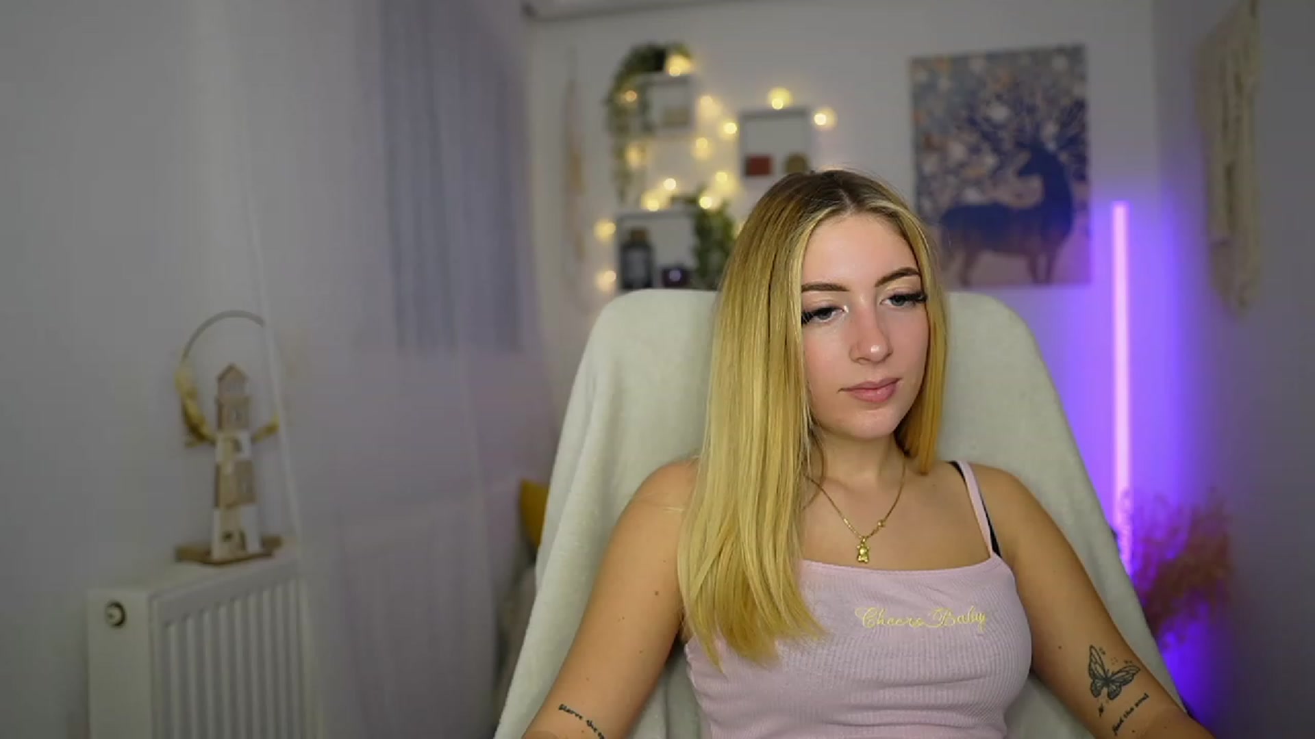 Gallery image thumbnail from Tina_Nappi18's myfreecams stream on, 10/18/2023, 14:40 image 15 of 20