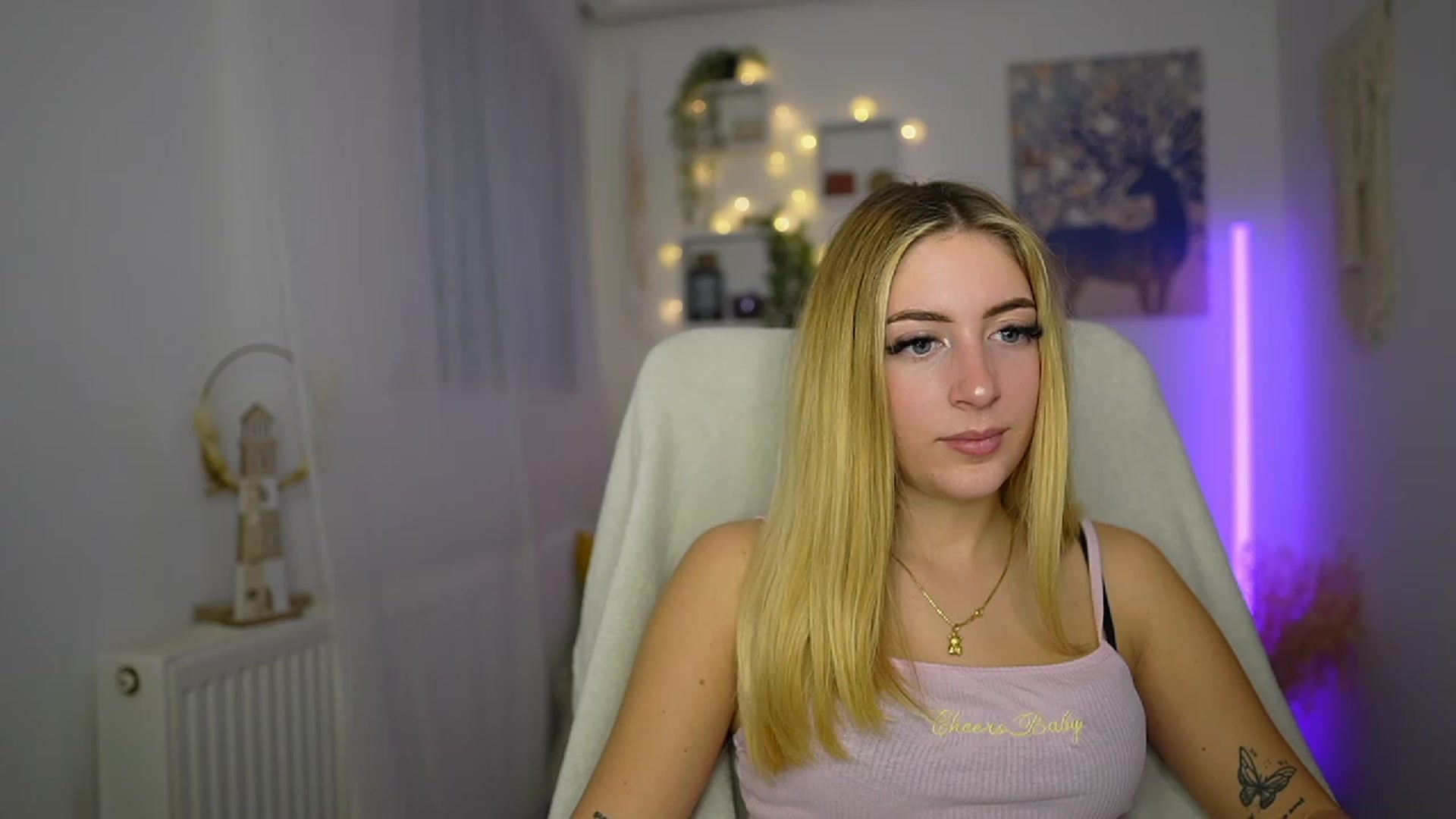 Gallery image thumbnail from Tina_Nappi18's myfreecams stream on, 10/18/2023, 14:40 image 4 of 20