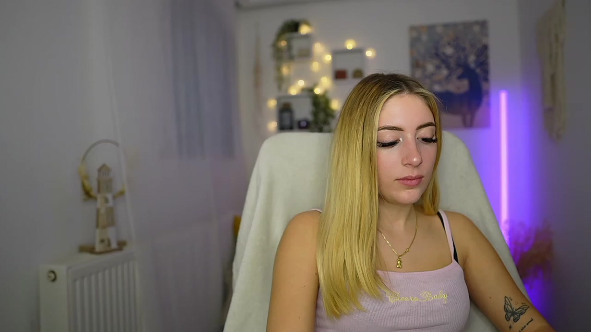 Gallery image thumbnail from Tina_Nappi18's myfreecams stream on, 10/18/2023, 14:40 image 6 of 20