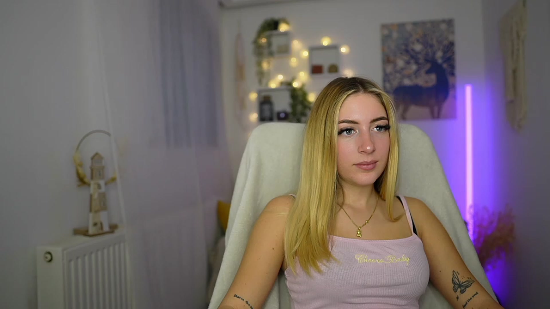Gallery image thumbnail from Tina_Nappi18's myfreecams stream on, 10/18/2023, 14:40 image 17 of 20