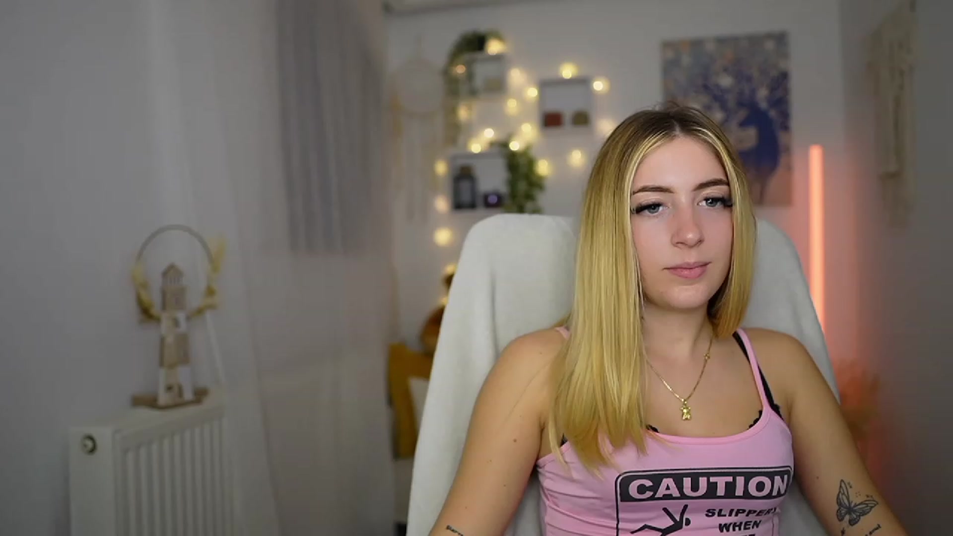 Gallery image thumbnail from Tina_Nappi18's myfreecams stream on, 10/19/2023, 17:35 image 20 of 20