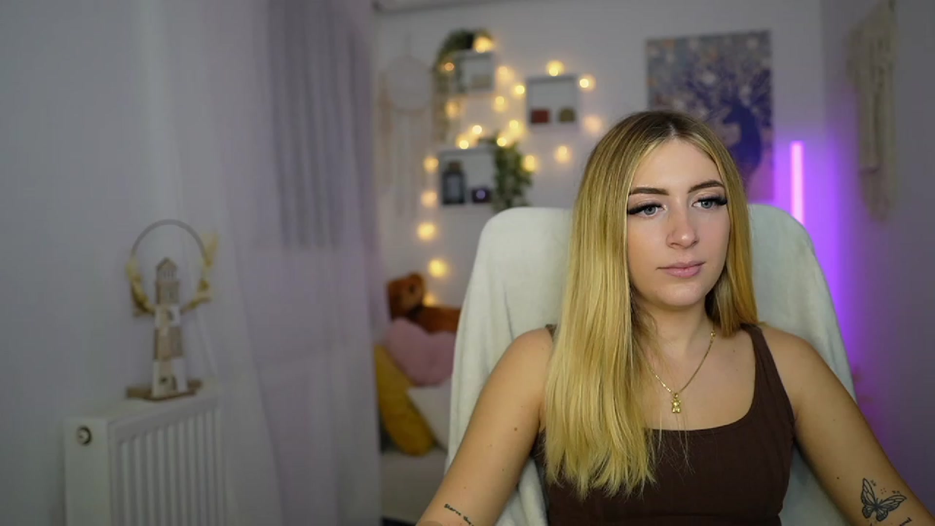 Gallery image thumbnail from Tina_Nappi18's myfreecams stream on, 10/21/2023, 14:47 image 13 of 20