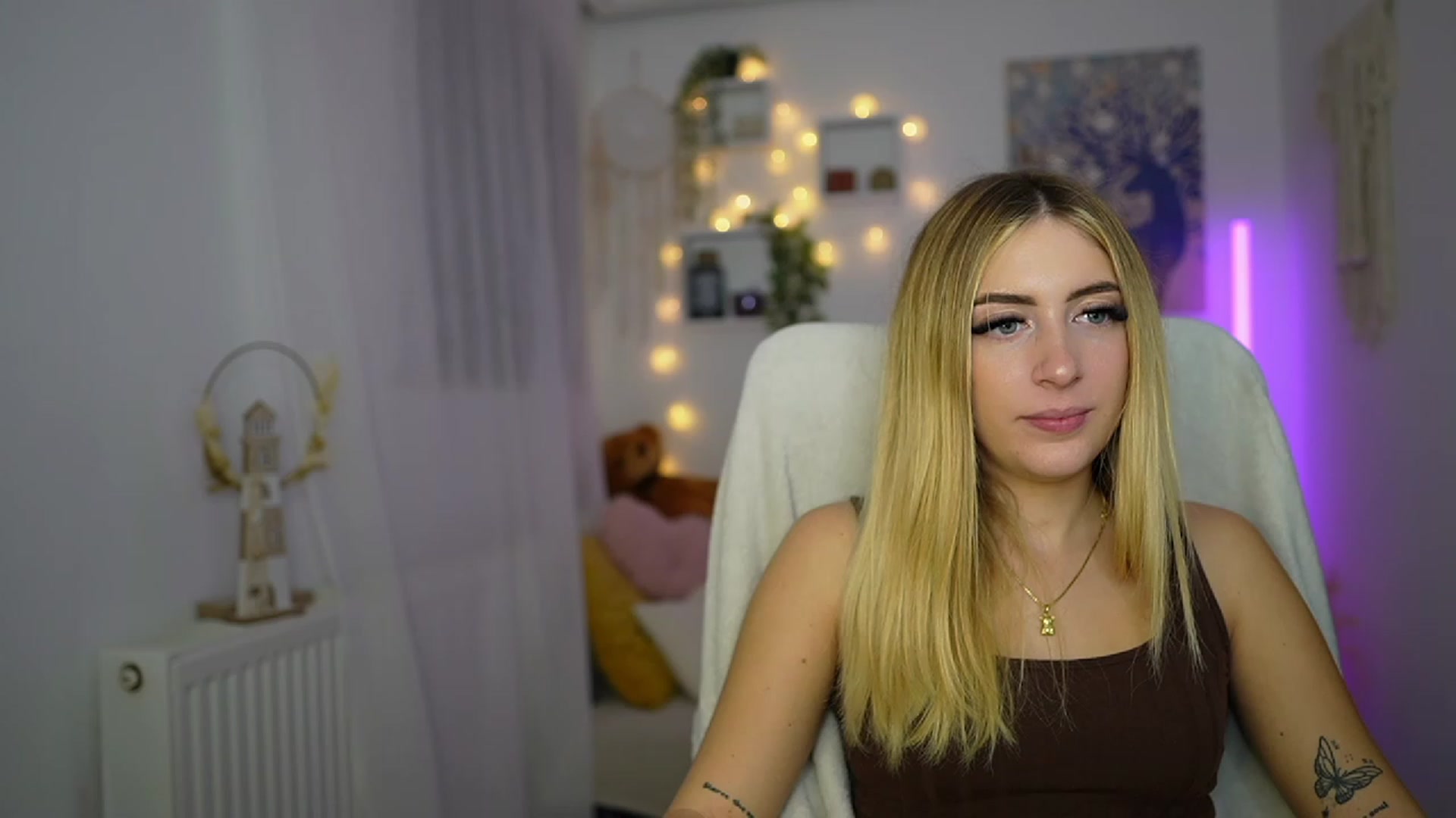 Gallery image thumbnail from Tina_Nappi18's myfreecams stream on, 10/21/2023, 14:47 image 12 of 20
