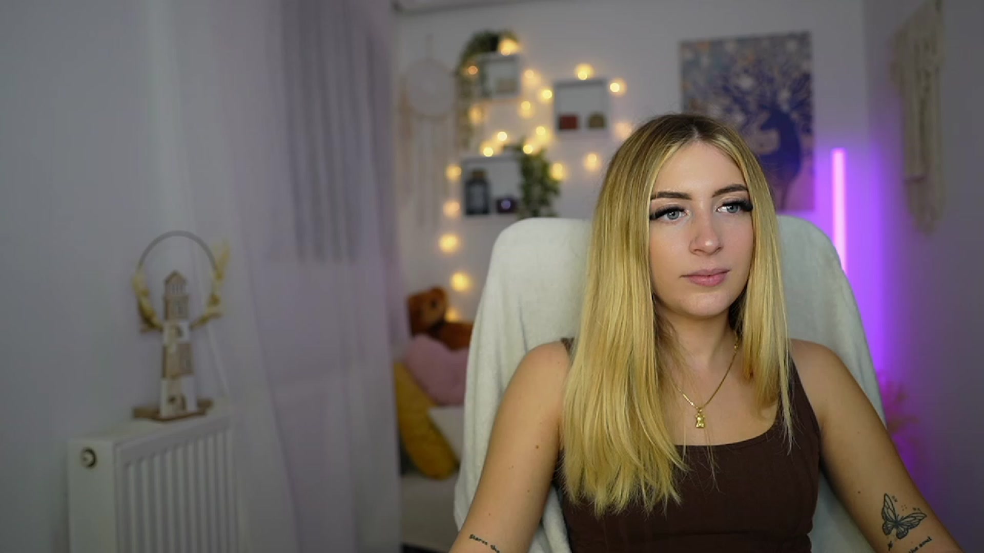 Gallery image thumbnail from Tina_Nappi18's myfreecams stream on, 10/21/2023, 14:47 image 4 of 20