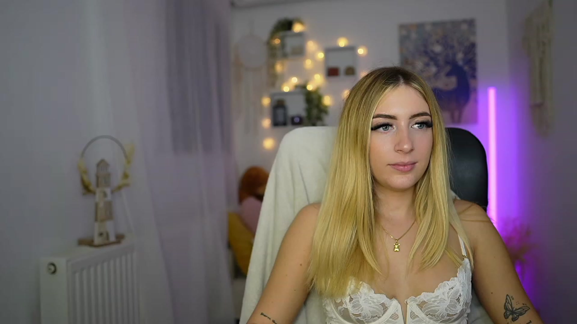 Gallery image thumbnail from Tina_Nappi18's myfreecams stream on, 10/21/2023, 15:45 image 2 of 20