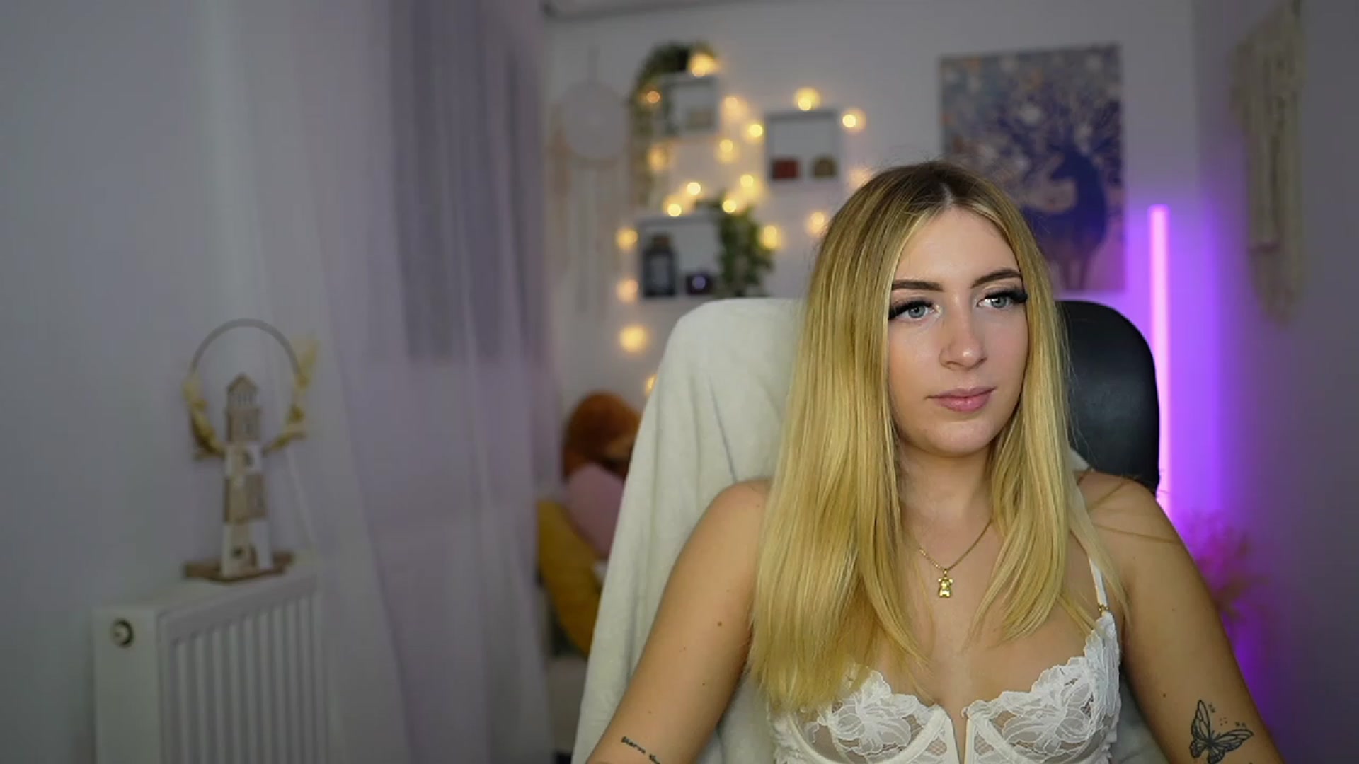 Gallery image thumbnail from Tina_Nappi18's myfreecams stream on, 10/21/2023, 15:45 image 5 of 20